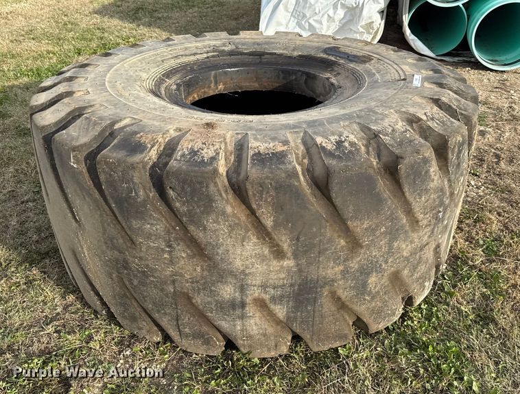 image for item DY8383 Galaxy 29.5-25 wheel loader tire