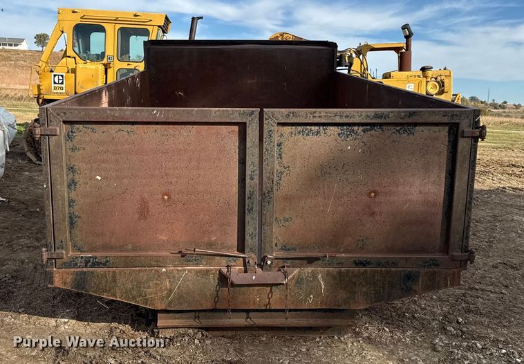 image for item DY8384 Scissor lift dump bed
