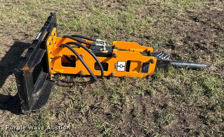 image for item DY8400 2024 Giyi 680 skid steer breaker