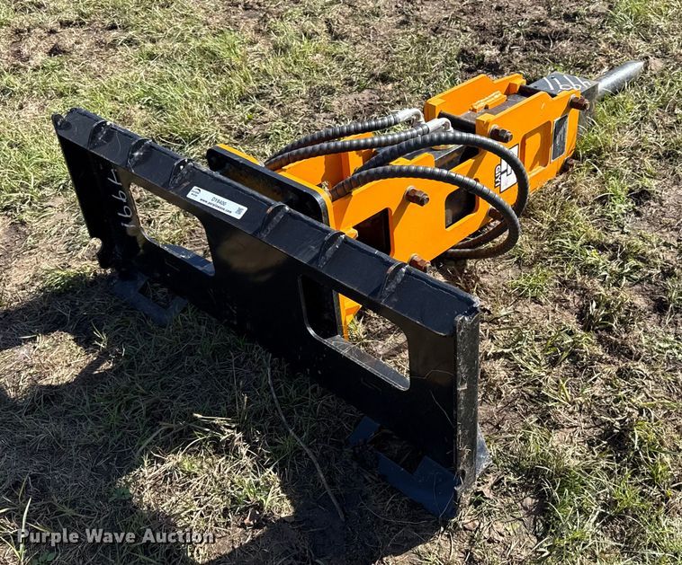 image for item DY8400 2024 Giyi 680 skid steer breaker