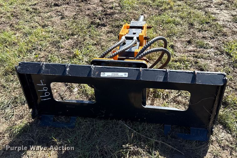 image for item DY8400 2024 Giyi 680 skid steer breaker