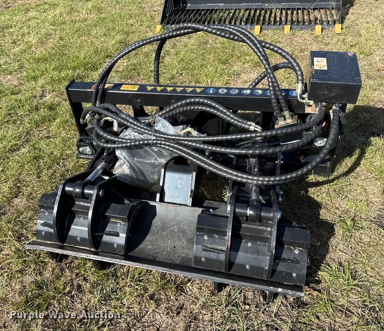 image for item DY8403 Pole grapple skid steer pole clamp