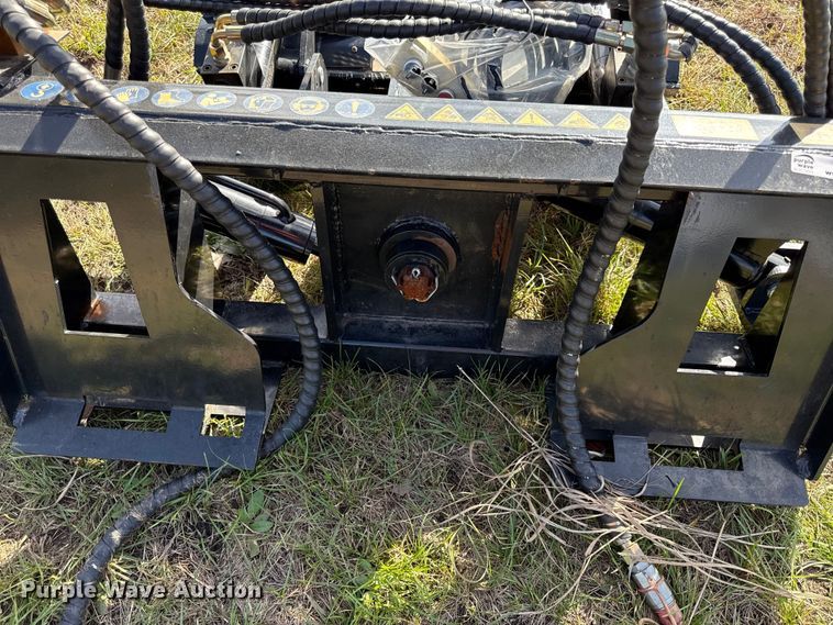 image for item DY8403 Pole grapple skid steer pole clamp