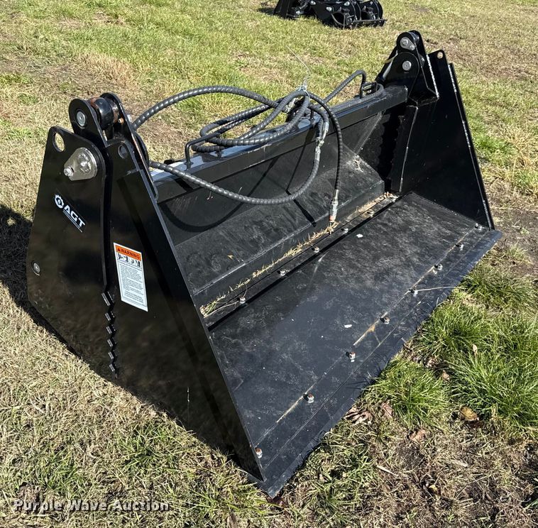 image for item DY8415 2025 TopCat 4IN1BCT skid steer bucket