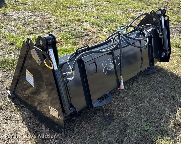 image for item DY8415 2025 TopCat 4IN1BCT skid steer bucket