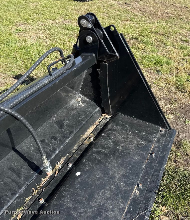 image for item DY8415 2025 TopCat 4IN1BCT skid steer bucket