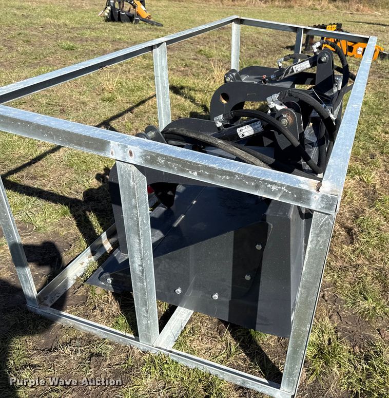 image for item DY8418 2025 LandHonor SGB-11-72W skid steer grapple bucket