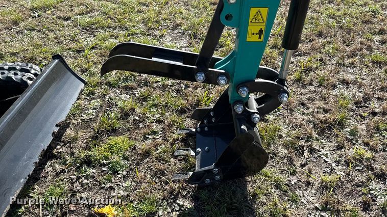 image for item DY8427 2025 CFG Industrial H15R mini excavator