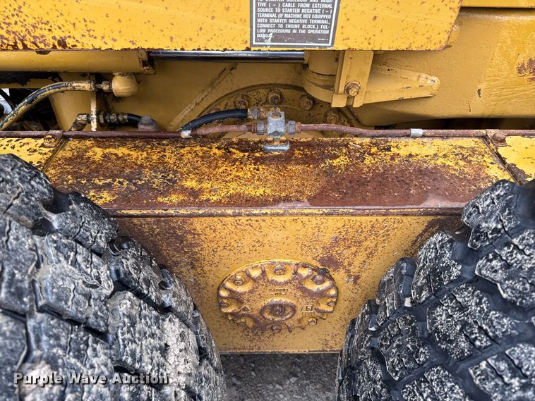 image for item EA1980 2000 Caterpillar 140H motor grader