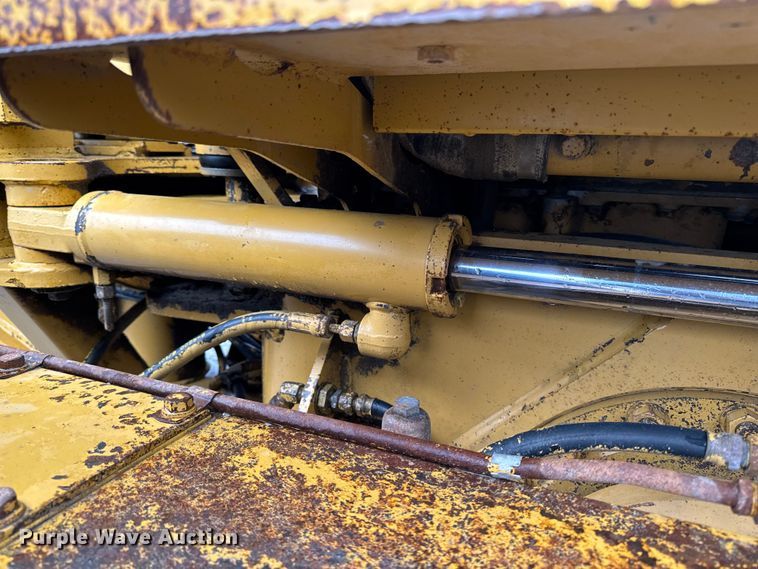 image for item EA1980 2000 Caterpillar 140H motor grader