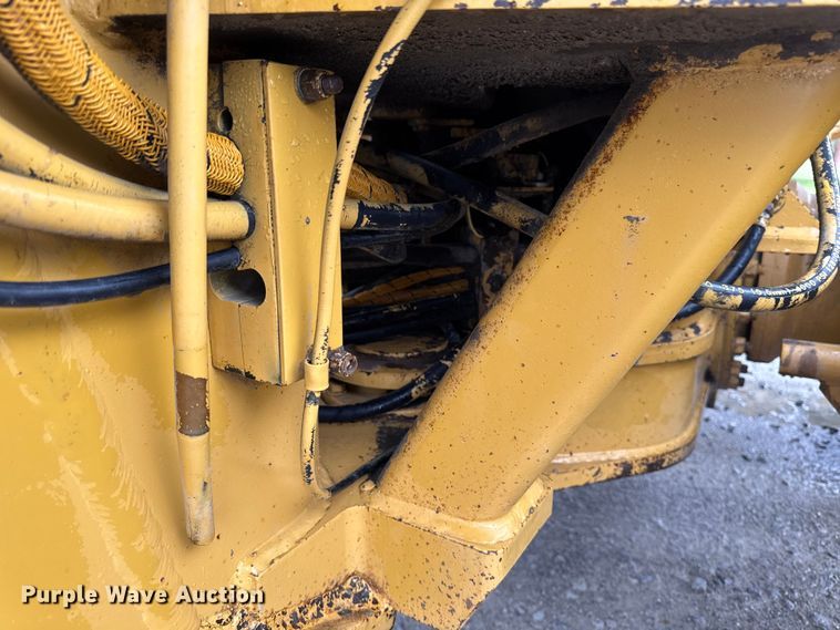 image for item EA1980 2000 Caterpillar 140H motor grader