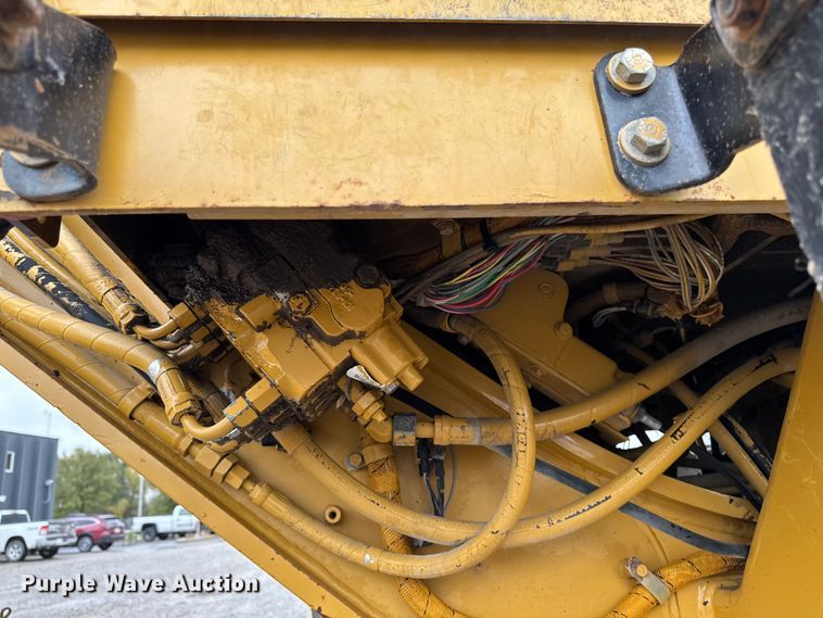 image for item EA1980 2000 Caterpillar 140H motor grader