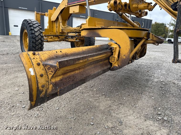 image for item EA1980 2000 Caterpillar 140H motor grader