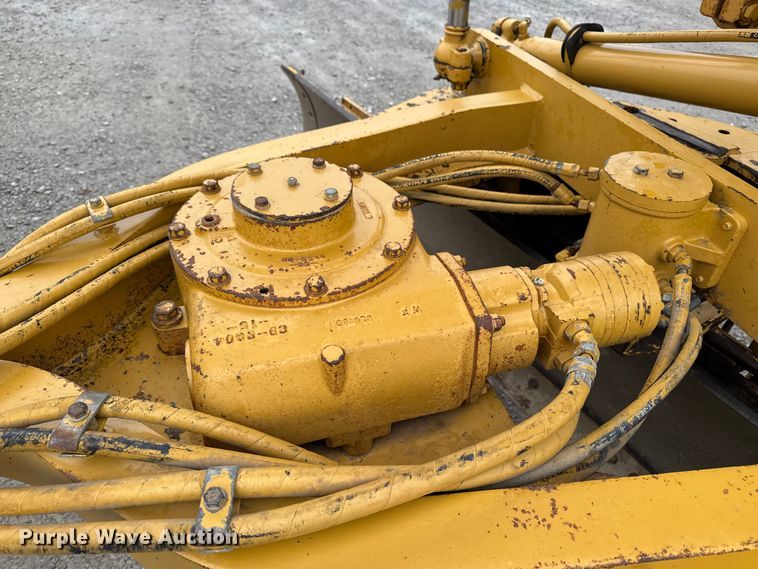 image for item EA1980 2000 Caterpillar 140H motor grader