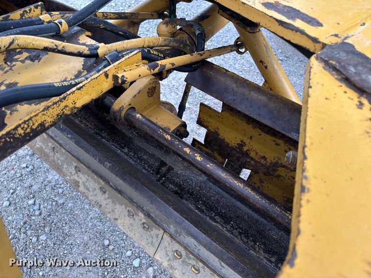 image for item EA1980 2000 Caterpillar 140H motor grader