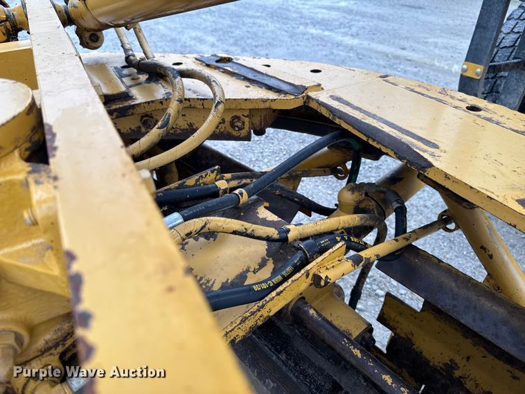 image for item EA1980 2000 Caterpillar 140H motor grader