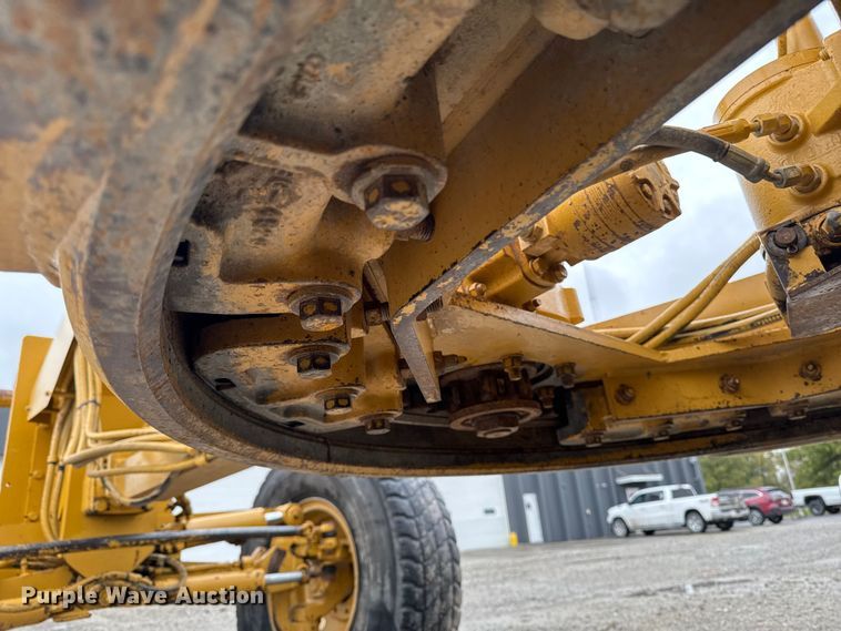 image for item EA1980 2000 Caterpillar 140H motor grader