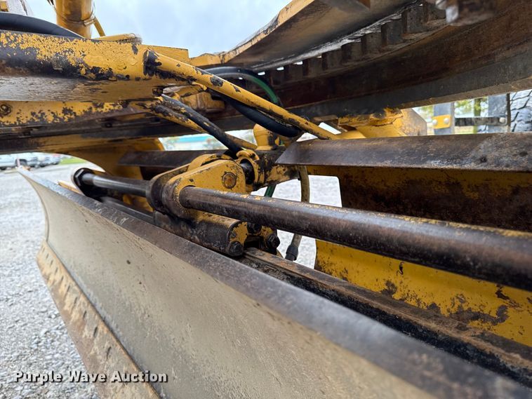 image for item EA1980 2000 Caterpillar 140H motor grader