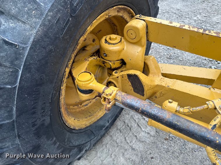 image for item EA1980 2000 Caterpillar 140H motor grader