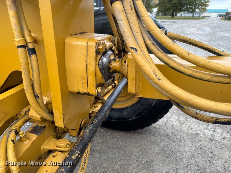 image for item EA1980 2000 Caterpillar 140H motor grader