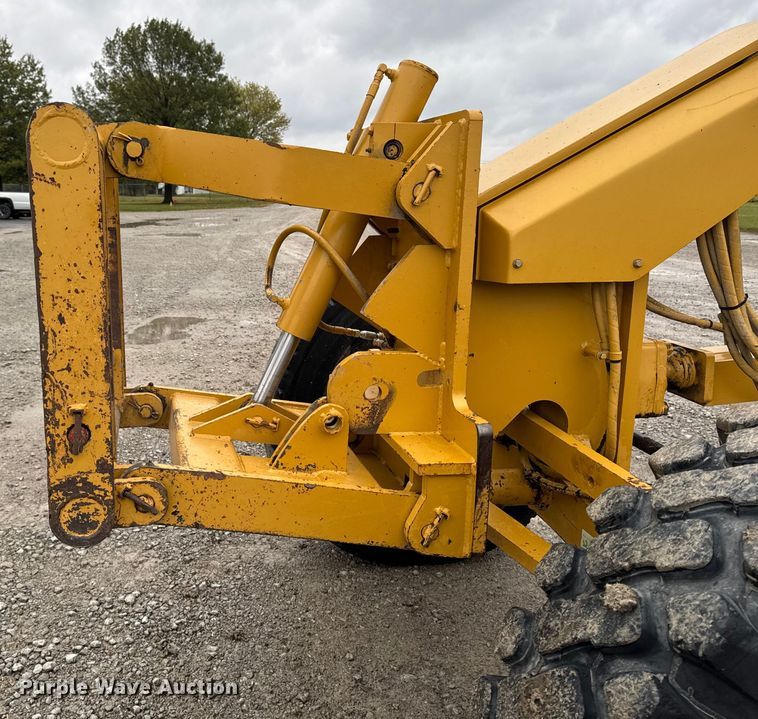 image for item EA1980 2000 Caterpillar 140H motor grader
