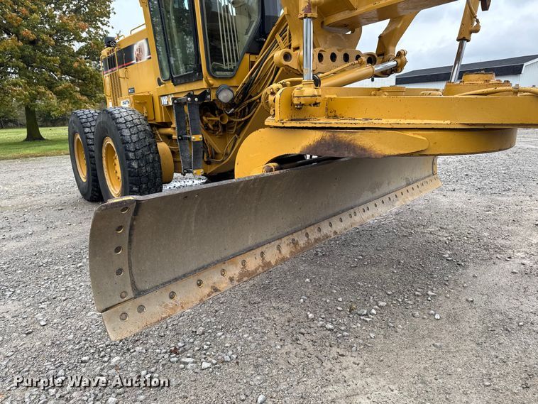 image for item EA1980 2000 Caterpillar 140H motor grader