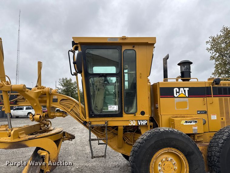 image for item EA1980 2000 Caterpillar 140H motor grader