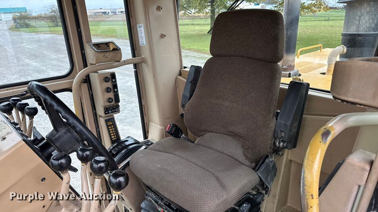 image for item EA1980 2000 Caterpillar 140H motor grader