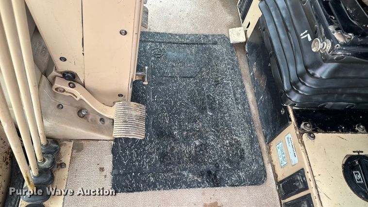 image for item EA1980 2000 Caterpillar 140H motor grader