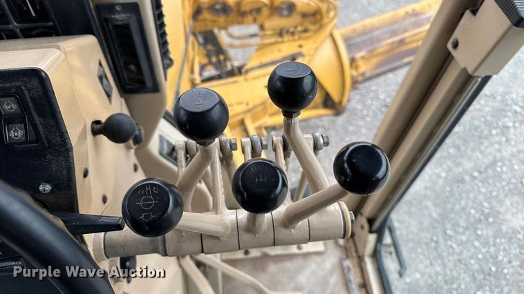 image for item EA1980 2000 Caterpillar 140H motor grader