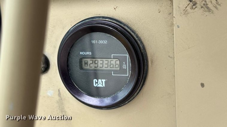 image for item EA1980 2000 Caterpillar 140H motor grader