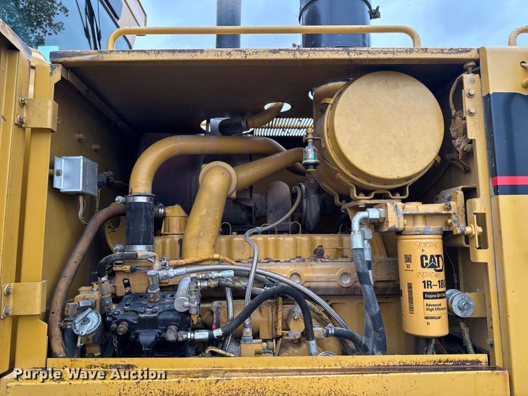 image for item EA1980 2000 Caterpillar 140H motor grader