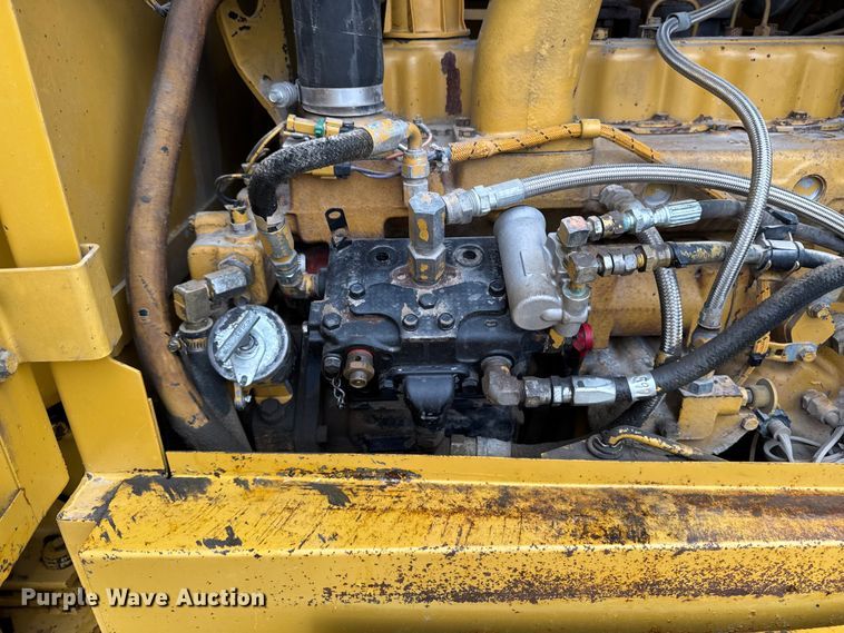 image for item EA1980 2000 Caterpillar 140H motor grader