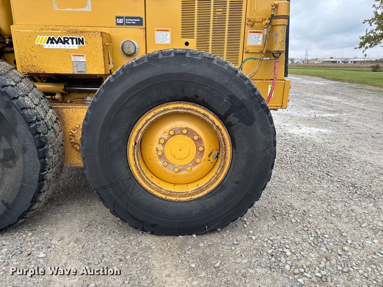 image for item EA1980 2000 Caterpillar 140H motor grader