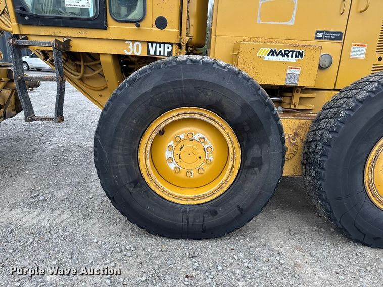 image for item EA1980 2000 Caterpillar 140H motor grader