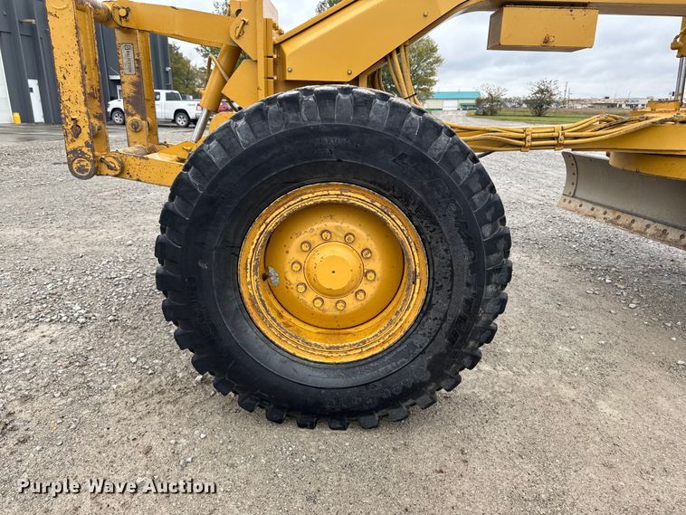 image for item EA1980 2000 Caterpillar 140H motor grader
