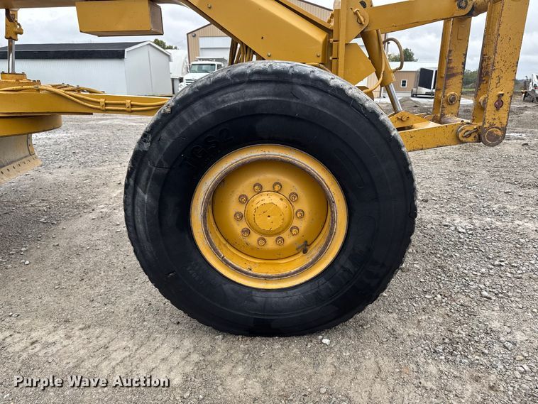image for item EA1980 2000 Caterpillar 140H motor grader