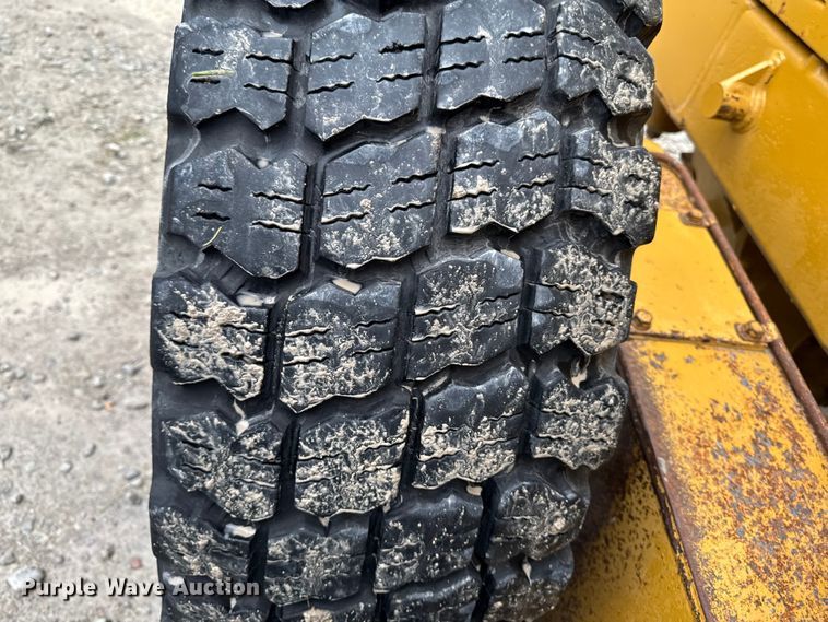 image for item EA1980 2000 Caterpillar 140H motor grader