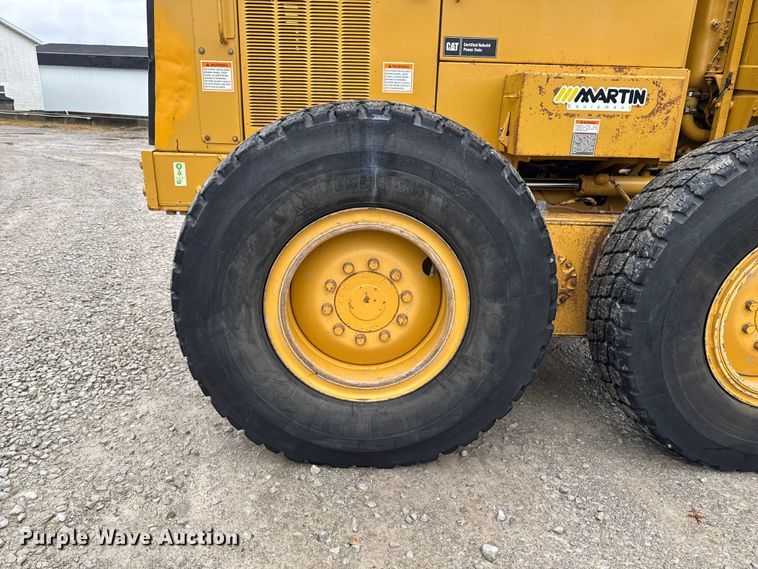 image for item EA1980 2000 Caterpillar 140H motor grader