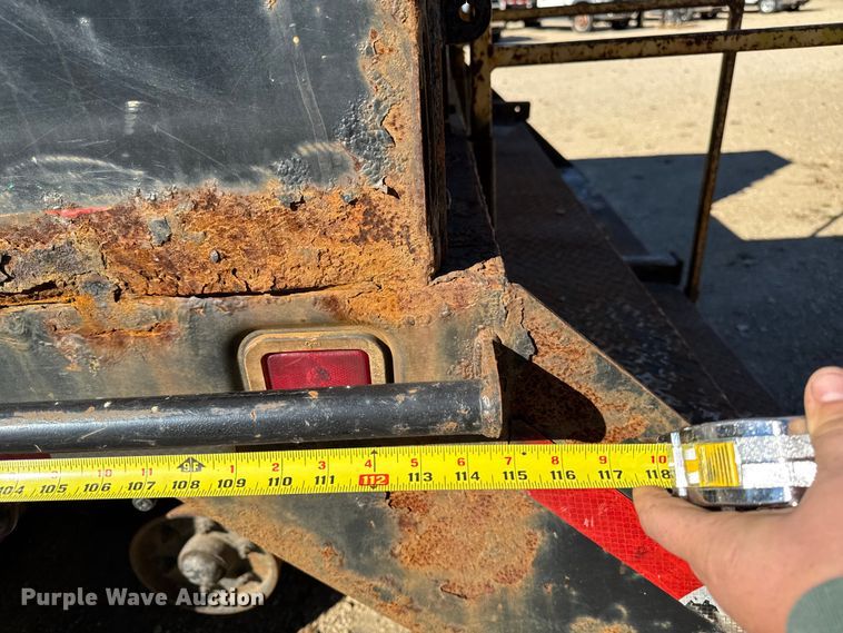 image for item EA1994 2013 Ford F450 flatbed truck