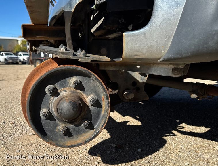 image for item EA1994 2013 Ford F450 flatbed truck