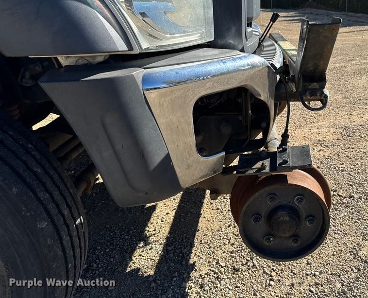 image for item EA1994 2013 Ford F450 flatbed truck