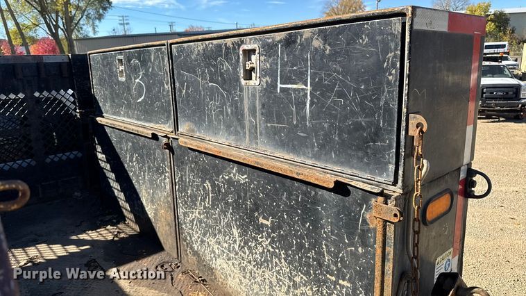 image for item EA1994 2013 Ford F450 flatbed truck