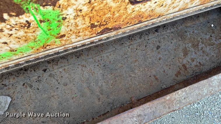 image for item EA1994 2013 Ford F450 flatbed truck