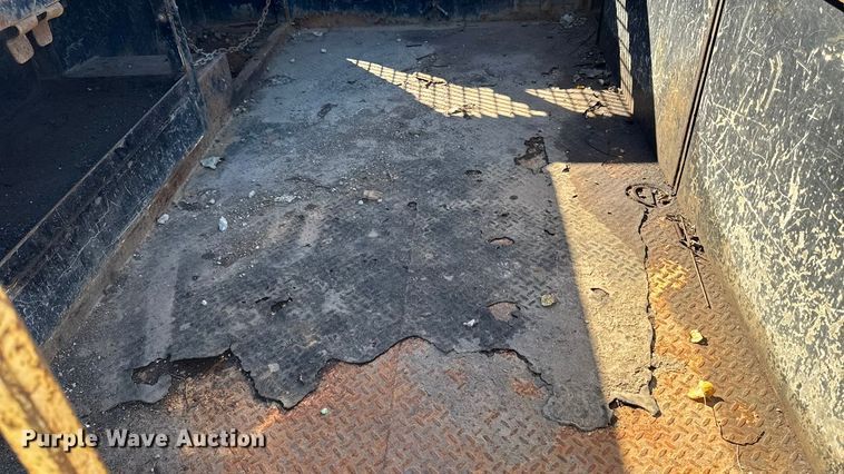 image for item EA1994 2013 Ford F450 flatbed truck