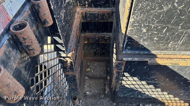 image for item EA1994 2013 Ford F450 flatbed truck