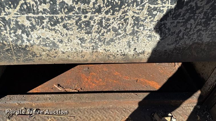 image for item EA1994 2013 Ford F450 flatbed truck