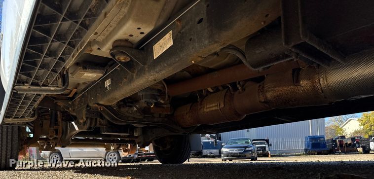 image for item EA1994 2013 Ford F450 flatbed truck