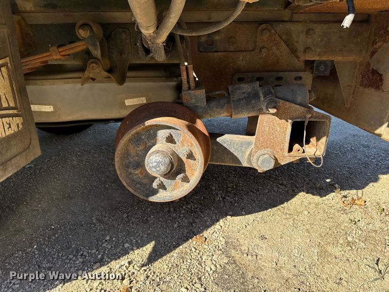 image for item EA1994 2013 Ford F450 flatbed truck