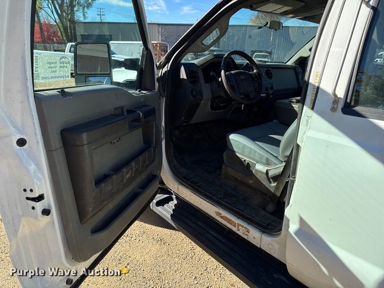 image for item EA1994 2013 Ford F450 flatbed truck